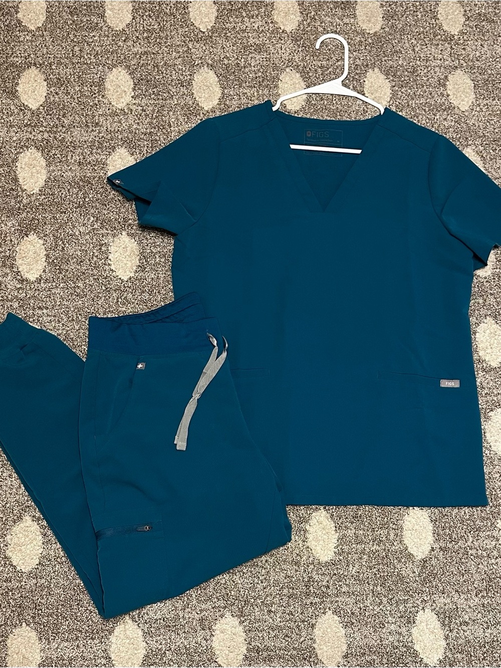 FIGS RARE LIMITED EDITION COLOR: 
PACIFIC BLUE💙💚   Size: Medium